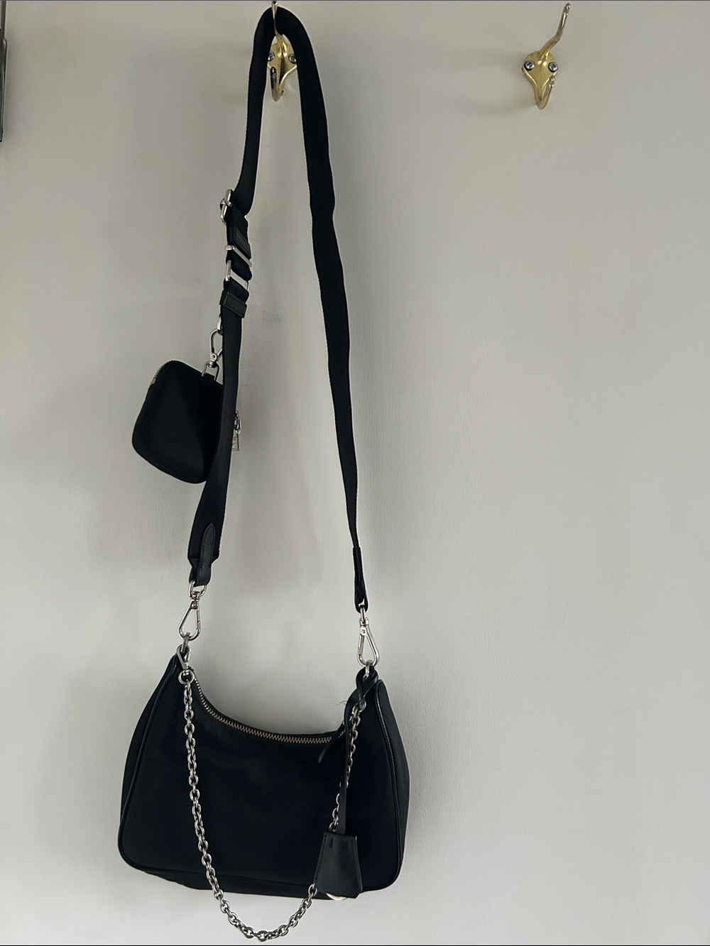 Black Women’s Shoulder Bag with Chain Accent